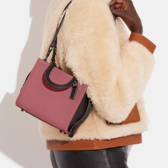 🔥NeW! Coach Rogue 20 - Picture 5 of 15